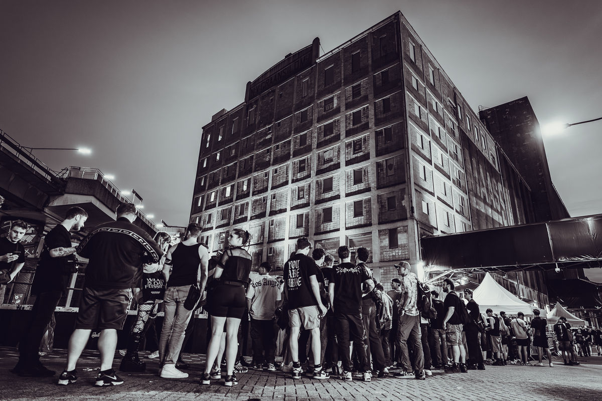 Loading... just a sec